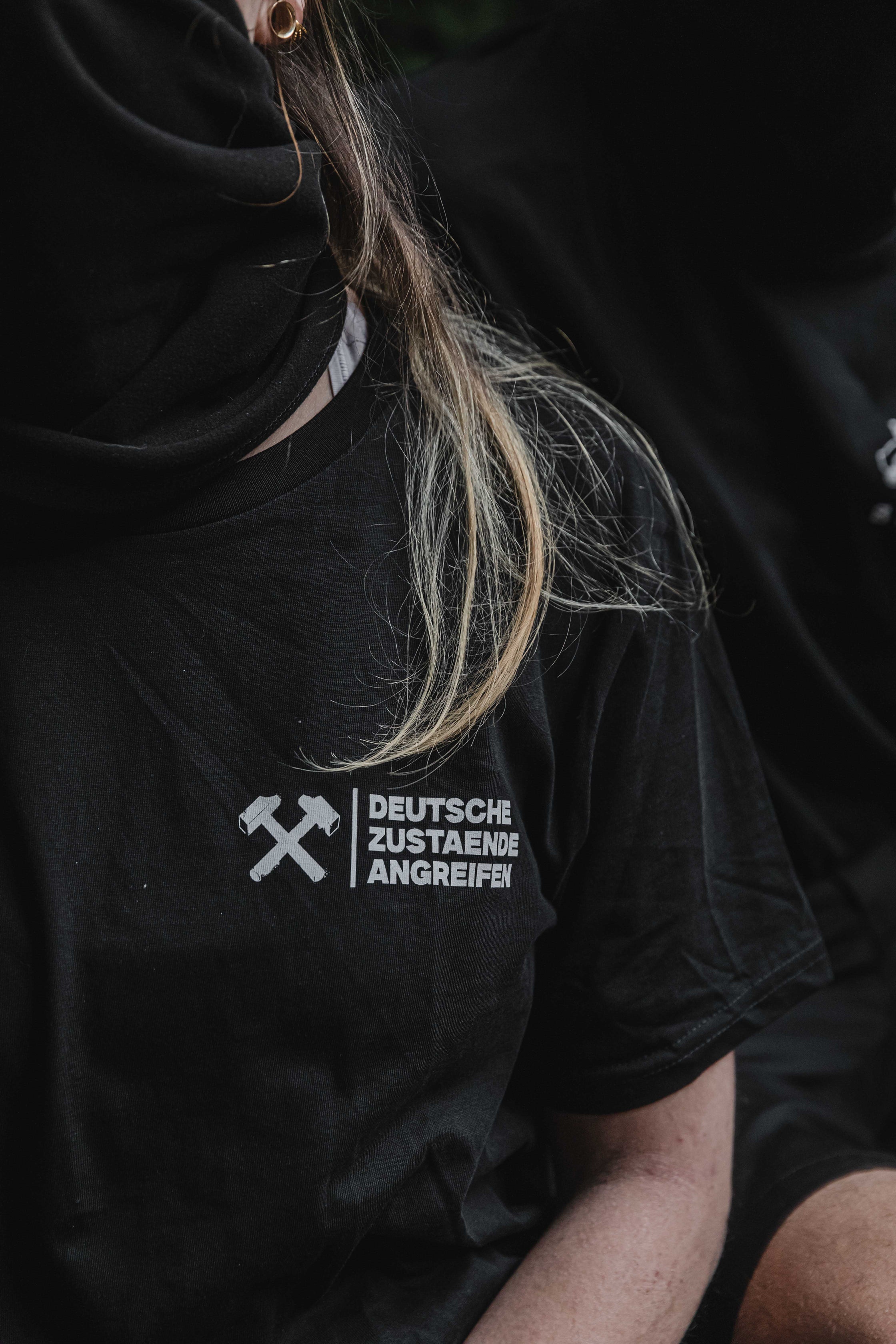 unisex shirt "deutsche zustaende angreifen"