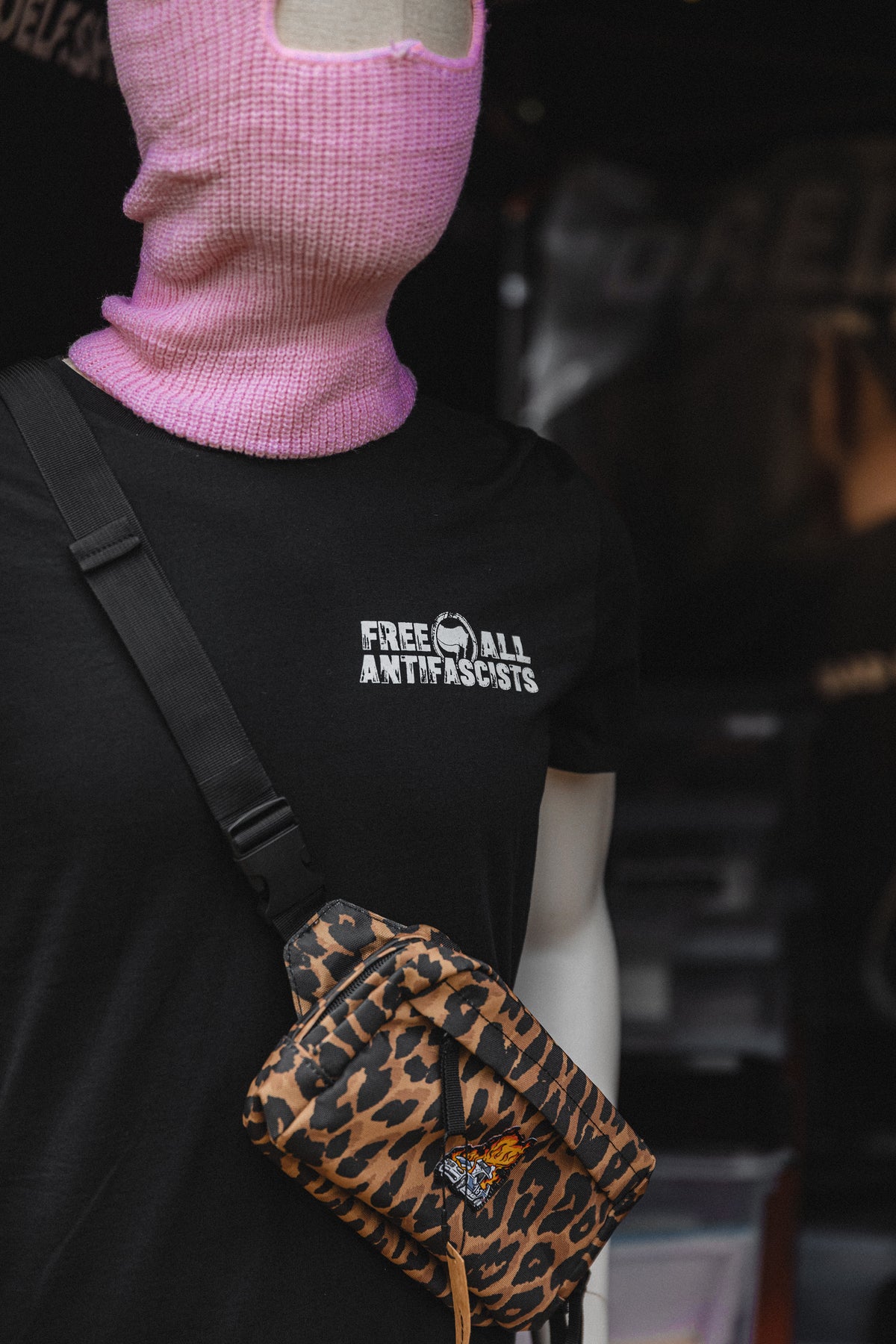 Gürteltasche Leo „Burning Cop Car“ - Leopardenmuster