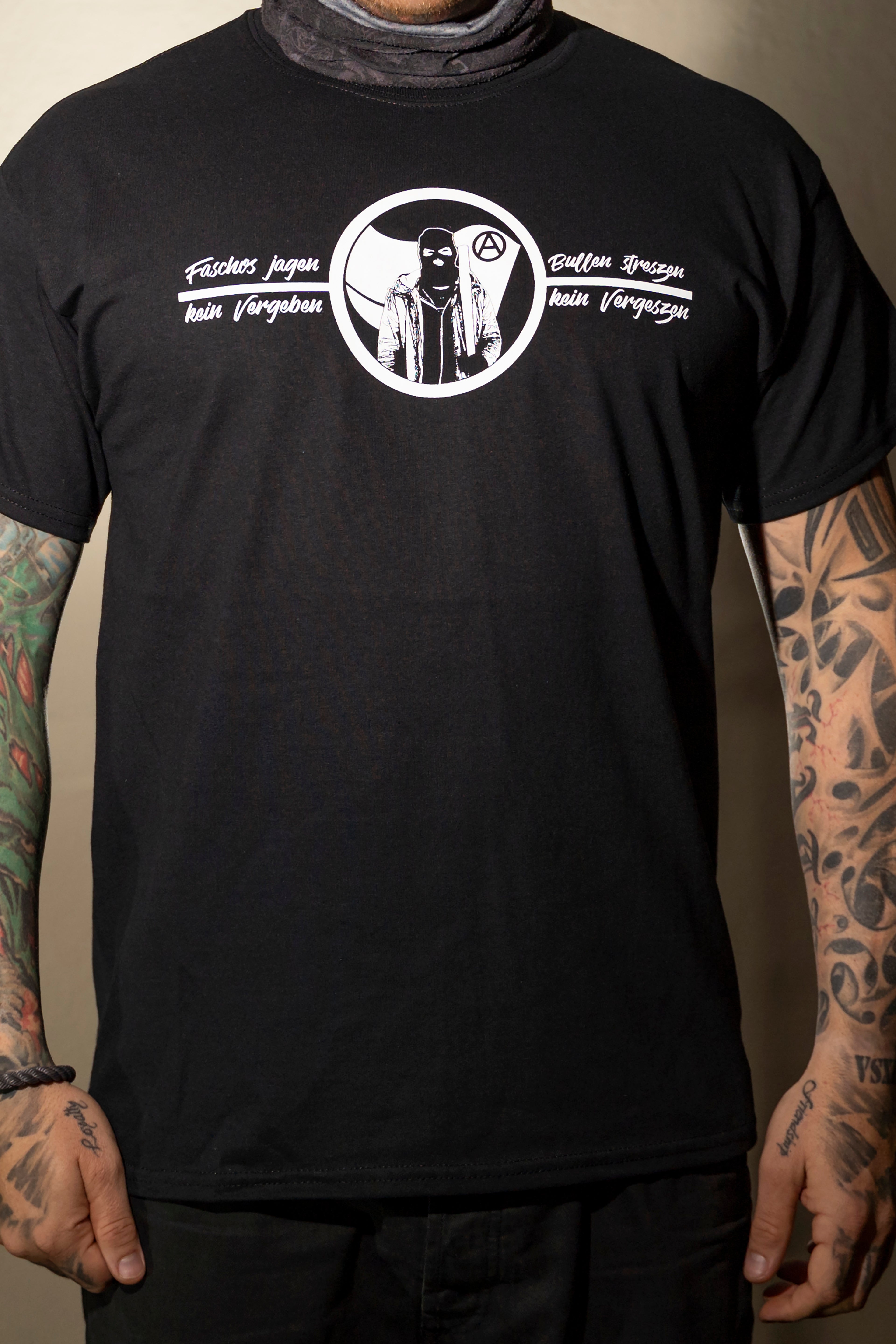 unisex shirt "kein vergeben - kein vergeszen"