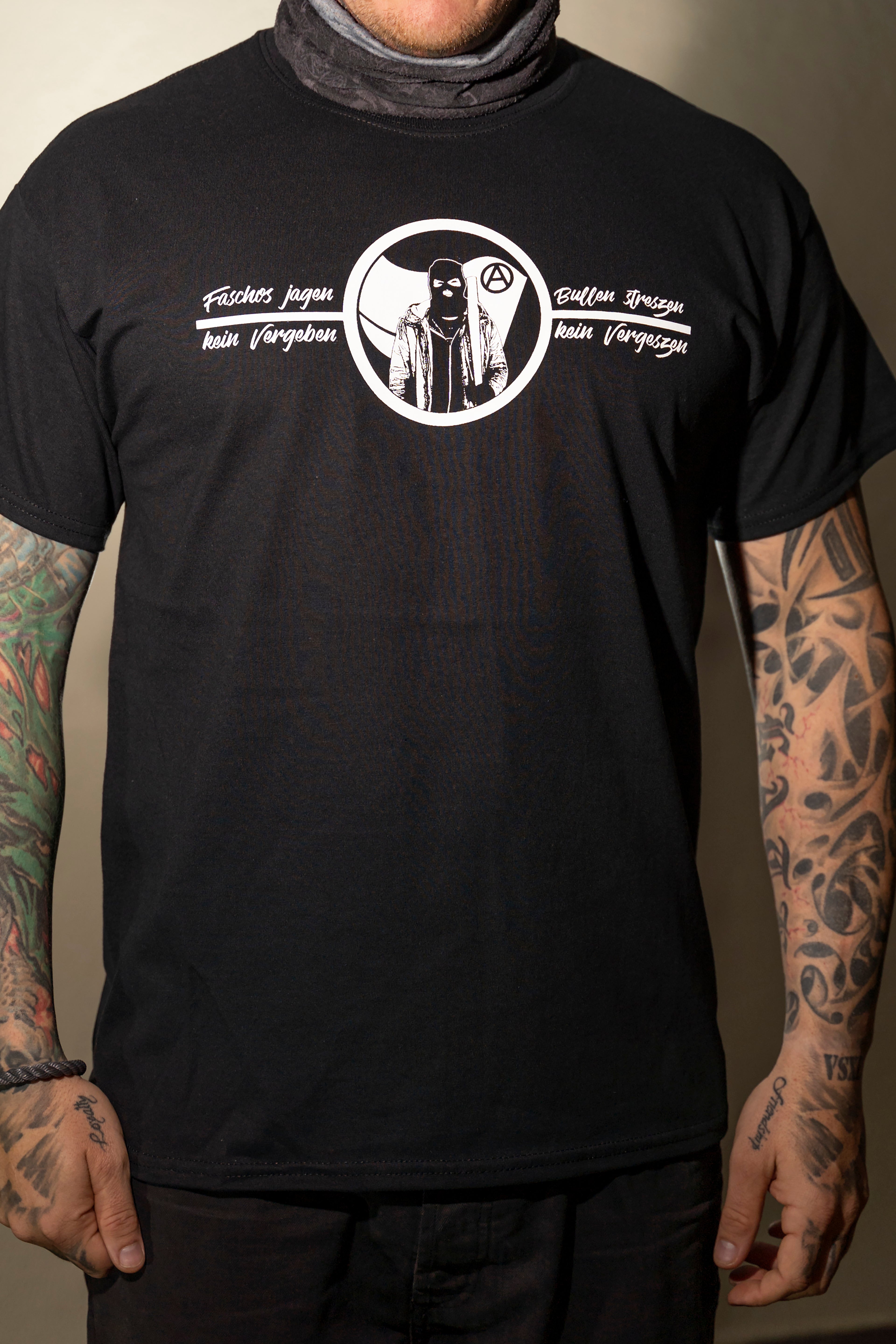 unisex shirt "kein vergeben - kein vergeszen"