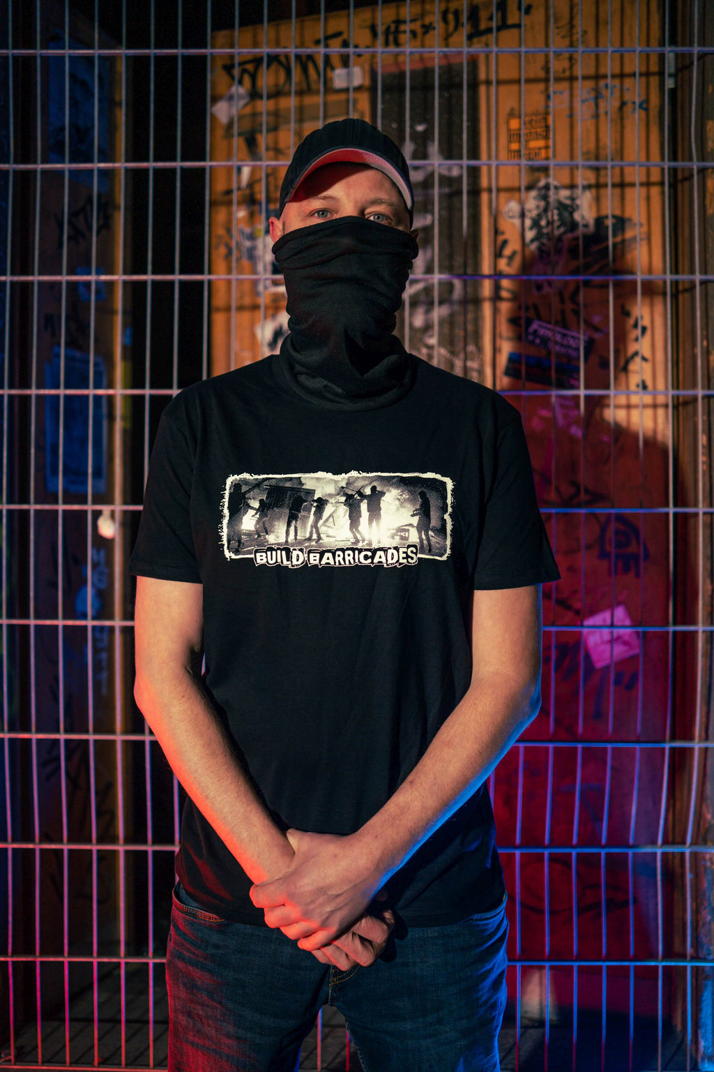 unisex shirt "build barricades"
