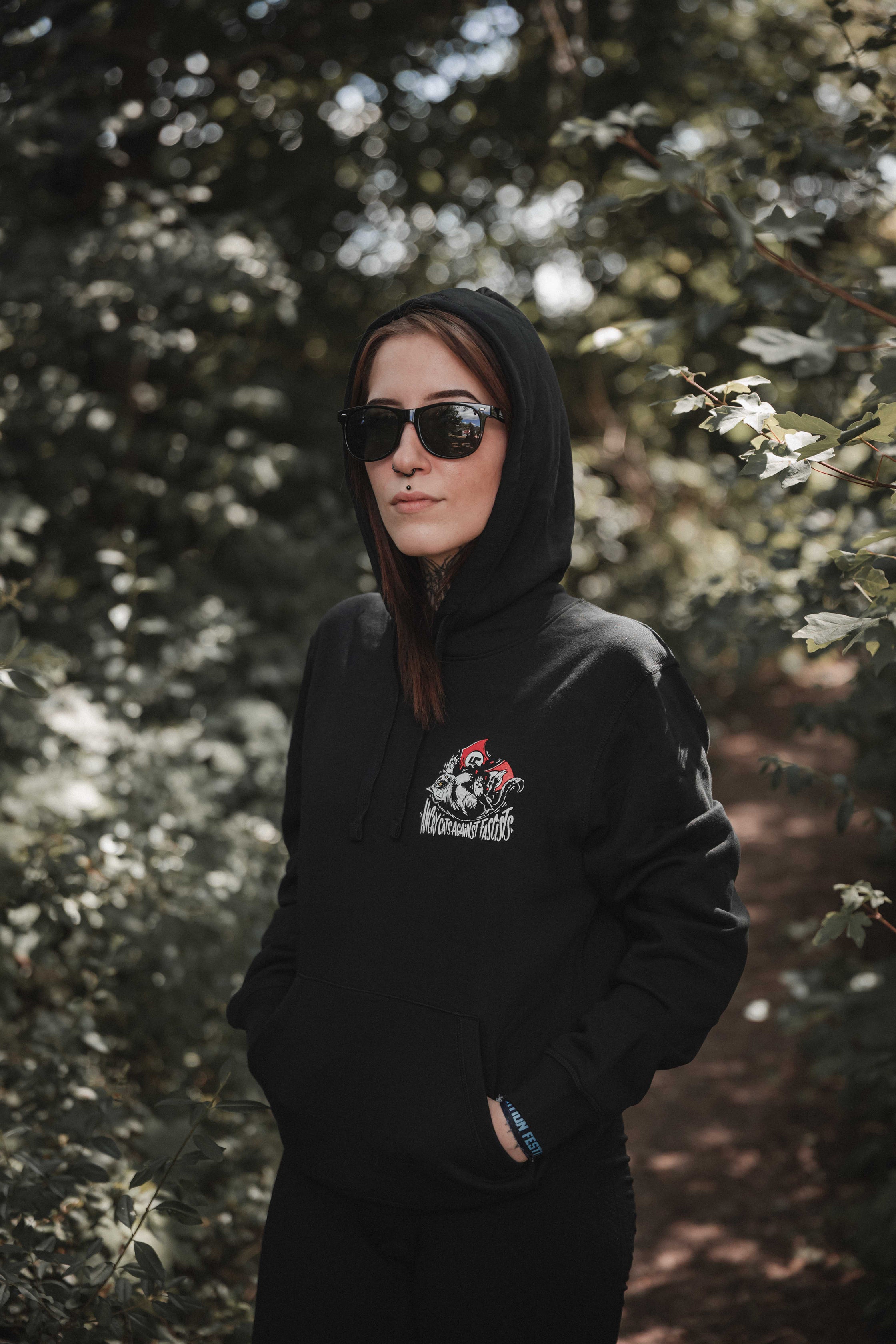 unisex hoodie "angry cats against fascists"