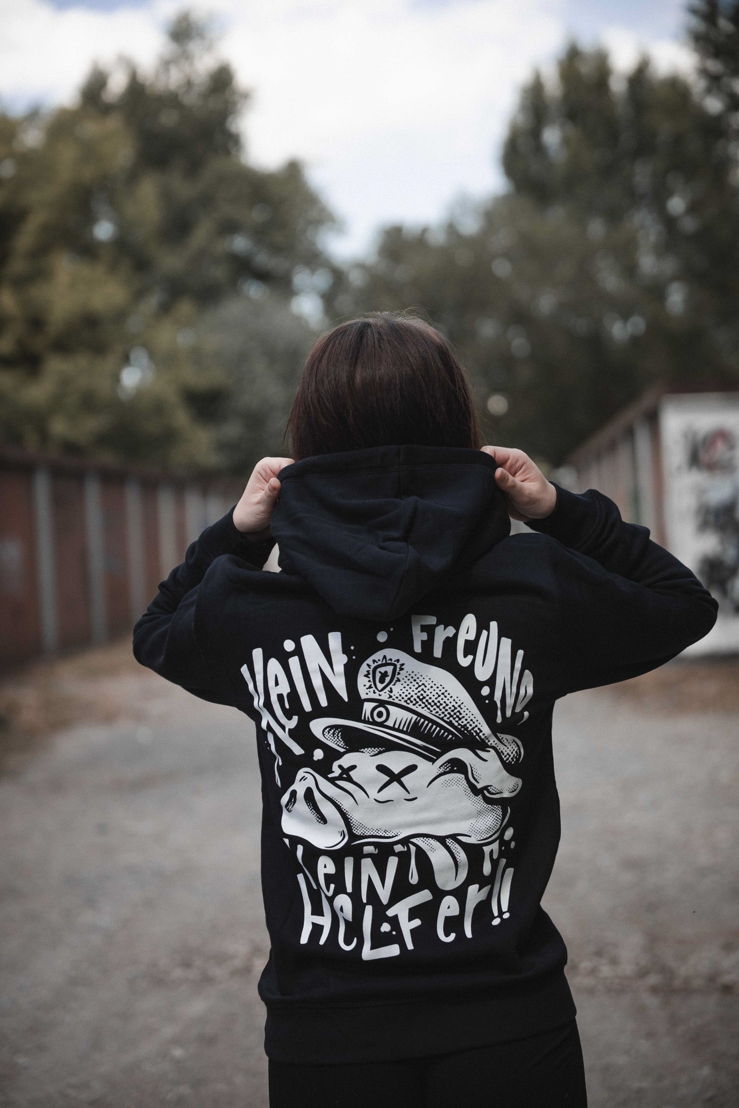 unisex hoodie "kein freund - kein helfer"