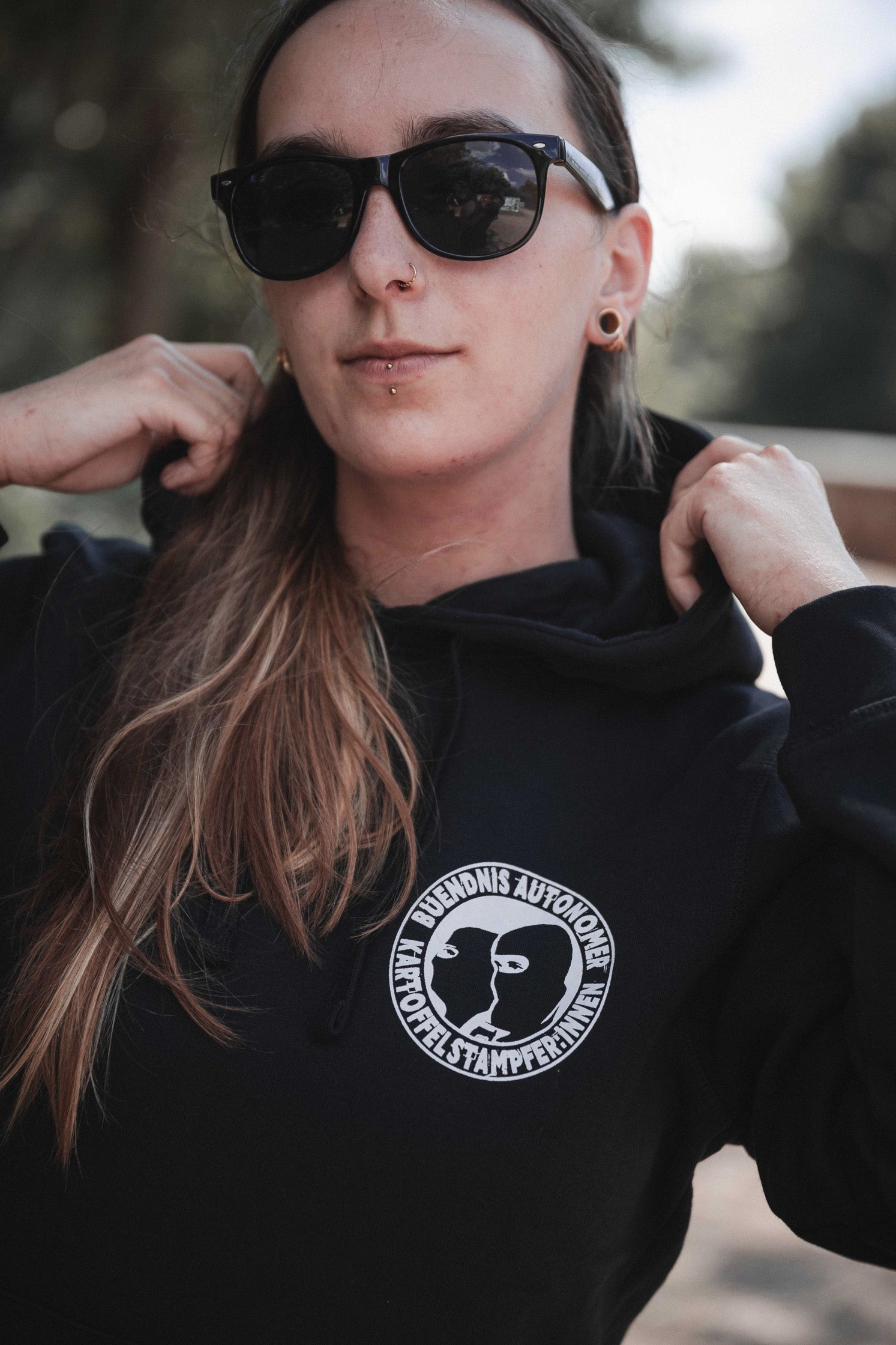 unisex hoodie "kartoffeln stampfen"