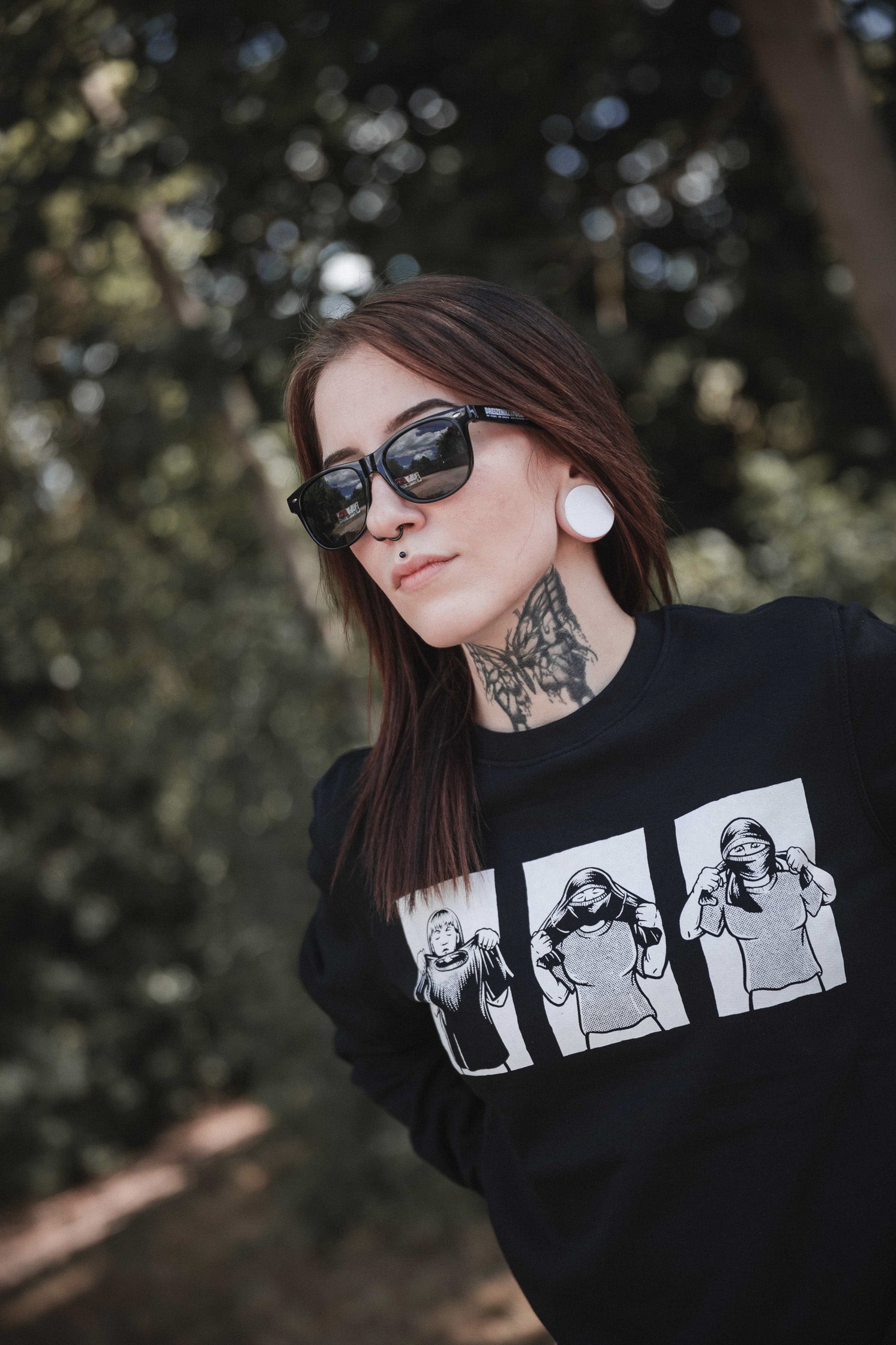 unisex sweater "better disguised"