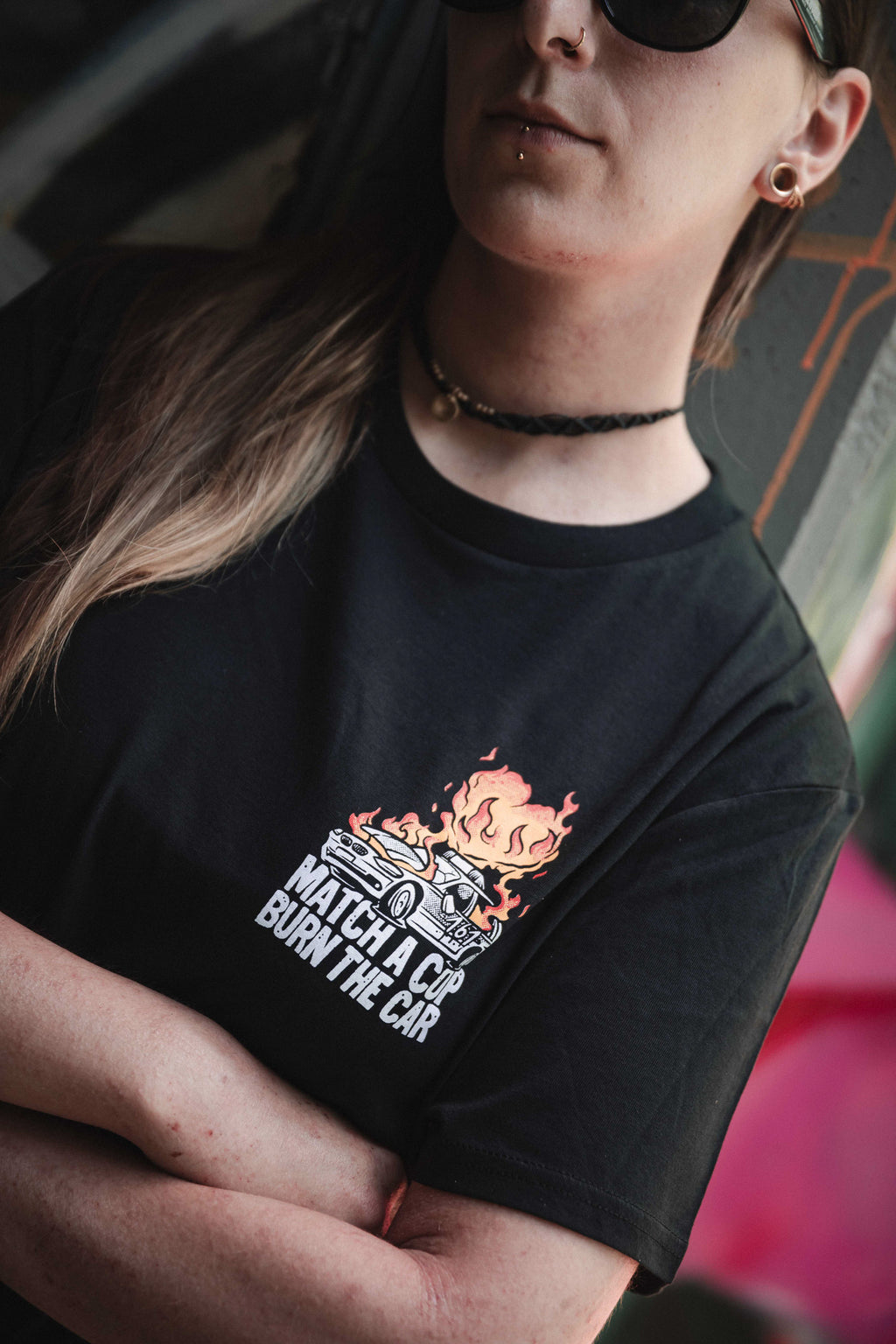 unisex shirt "match a cop - burn the car"