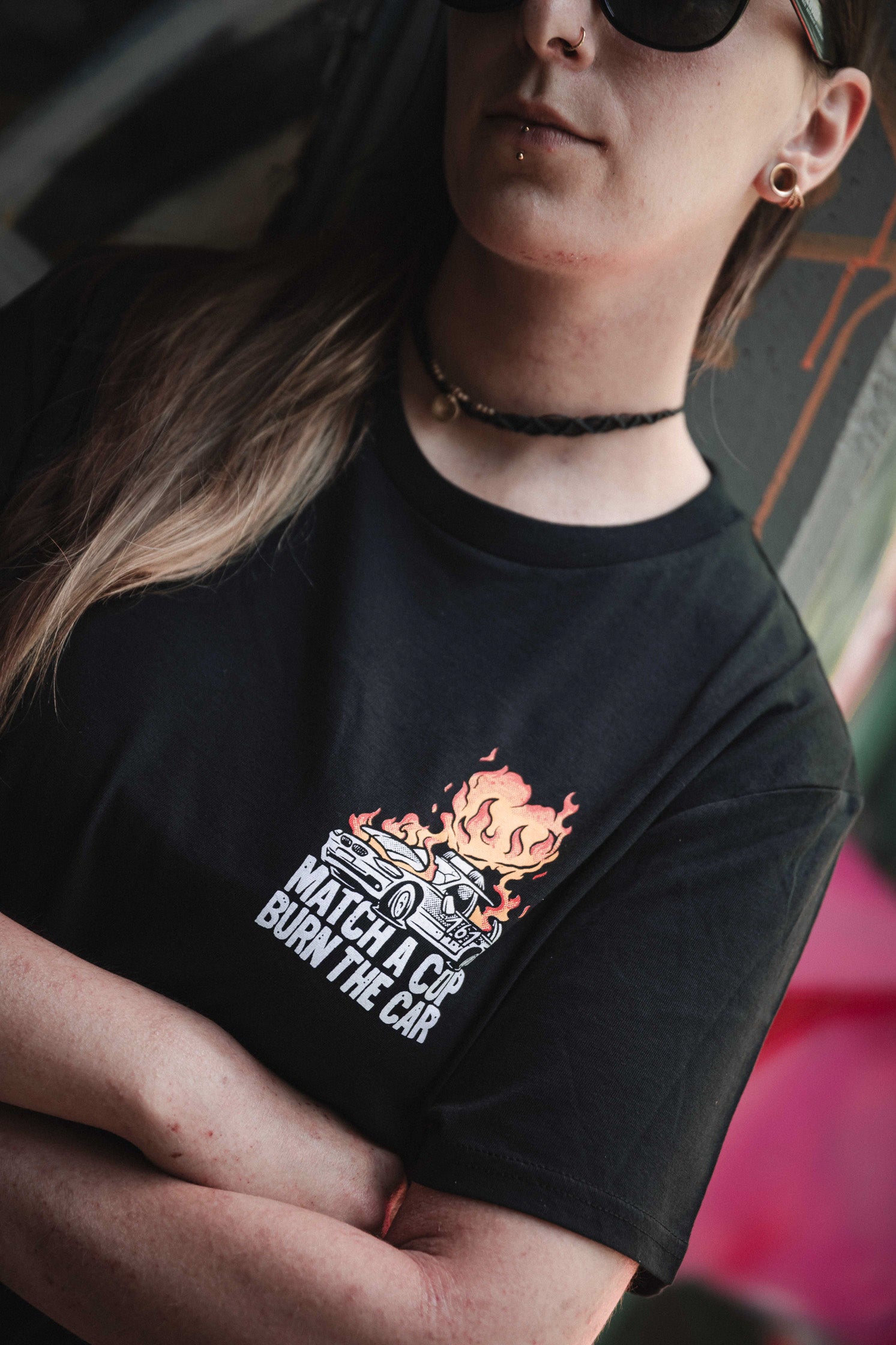 unisex shirt "match a cop - burn the car"